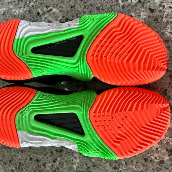 New Balance Kawhi 2 X Goosebumps, Size 5 Youth, NWOT - Picture 3 of 4